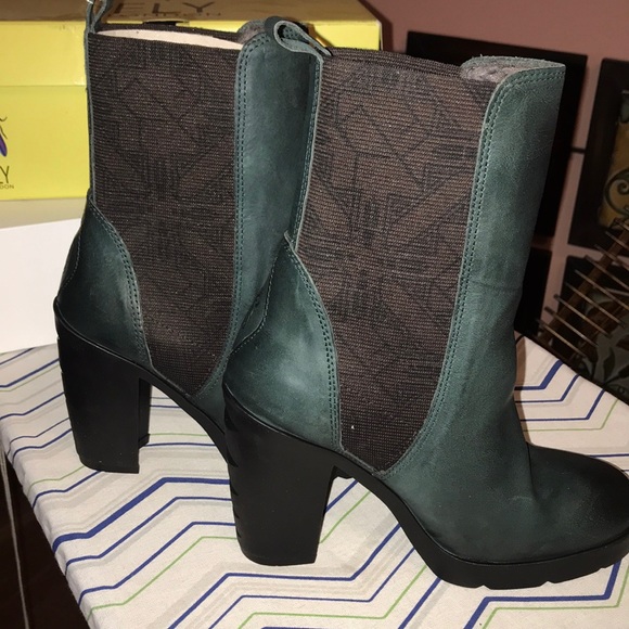 Fly London boot - Picture 3 of 4